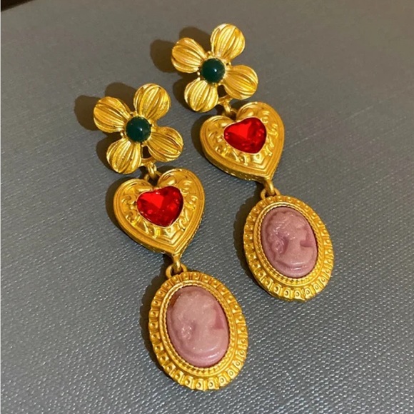 Ego UK Cameo Gold Dangle Earrings And Necklace - Picture 7 of 16